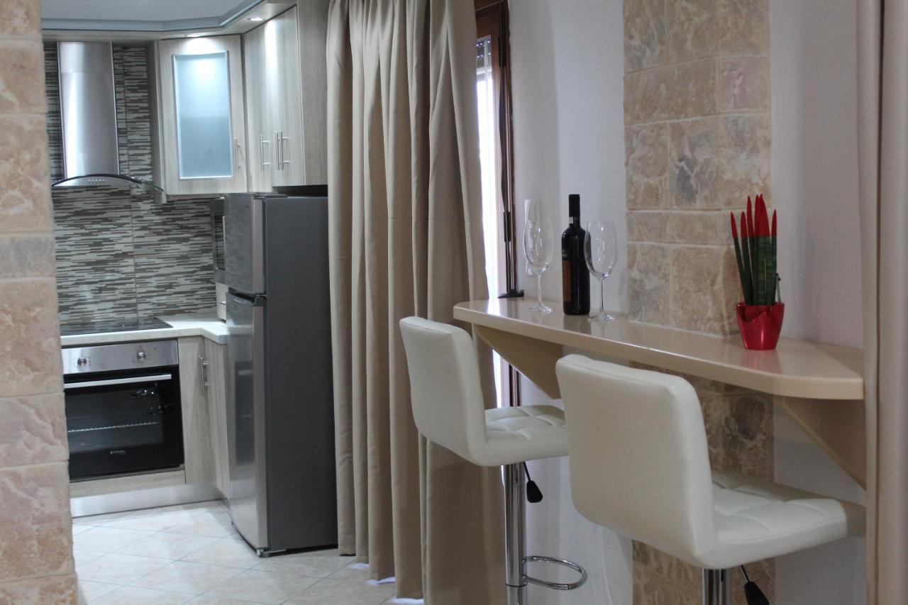 Vakis Apartments 5 Romanon Esterno foto