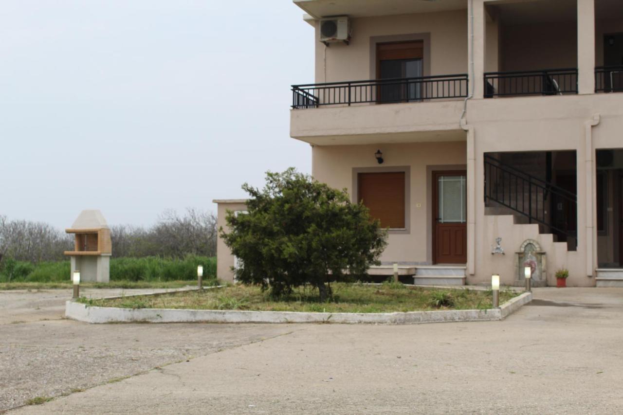 Vakis Apartments 5 Romanon Esterno foto